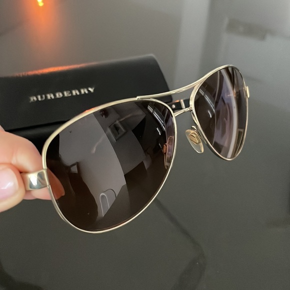 Burberry Sunglasses - Picture 4 of 5